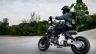 ب‌ام‌و CE 02 موتورسیکلتی برقی برای تازه‌کارها