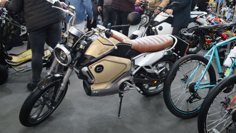 نمایشگاه موتورسیکلت 1401 کویر موتور