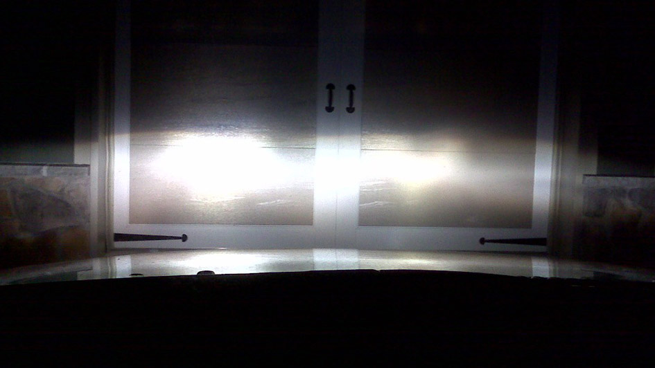 تنظیم نور چراغ خودرو در شب