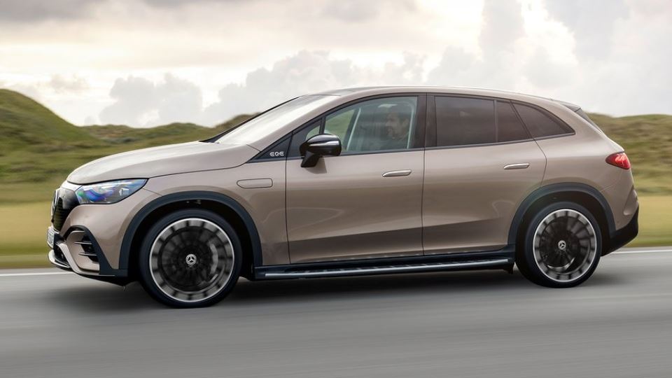 مرسدس بنز EQE SUV