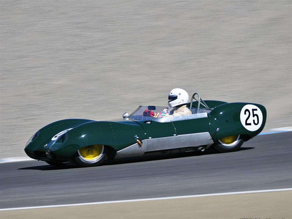 موفق&zwnj;ترین خودرو مسابقه&zwnj;ای ساخت لوتوس در دهه پنجاه میلادی، مدل 11 بود. خودرویی سبک با طراحی فوق آیرودینامیک که توانست در سال&zwnj;های 1956 و 1957 در کلاس خود در مسابقات متعددی قهرمان شود.