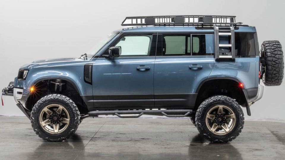 آپوکالیپس 6x6 لندرور دیفندر 
