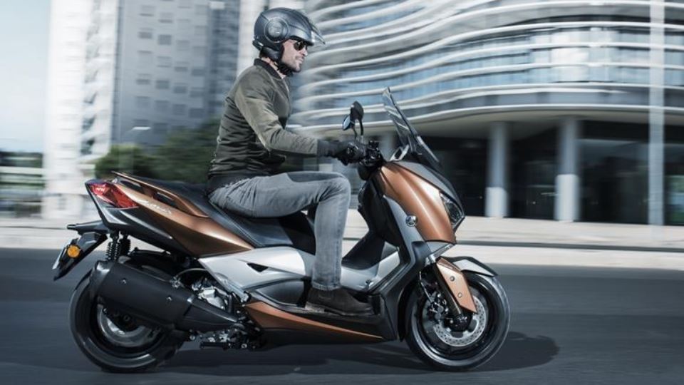 Yamaha XMAX 250 Review