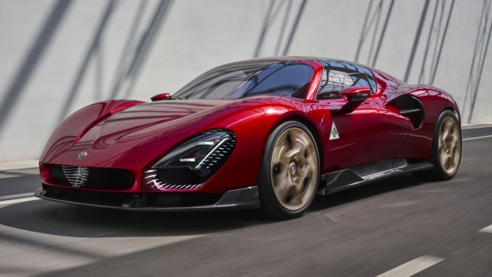 آلفارومئو 33 استراداله - Alfa Romeo 33 Stradale