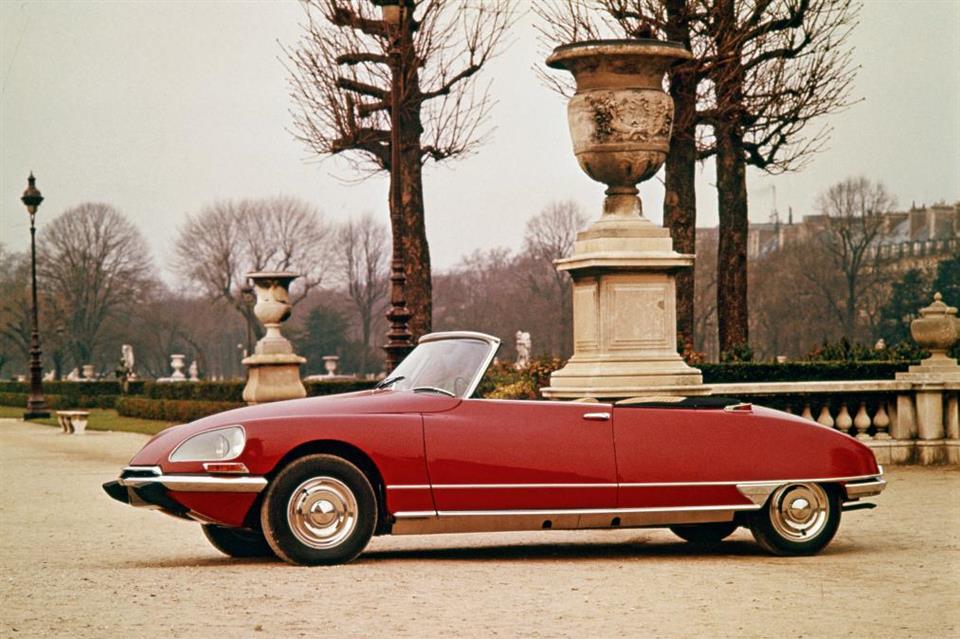 یکی از بهترین و زیباترین مدل&zwnj;های دی&zwnj;اس، مدل شاپرون کابریولت است. این خودرو که طراحی آن توسط طراح معروف، هنری شاپرون انجام شده بود، یک مدل روباز 4 سرنشین بود که در سال 1958 رونمایی شد.
