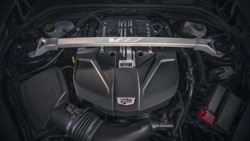 2025 کادیلاک CT5V بلک وینگ