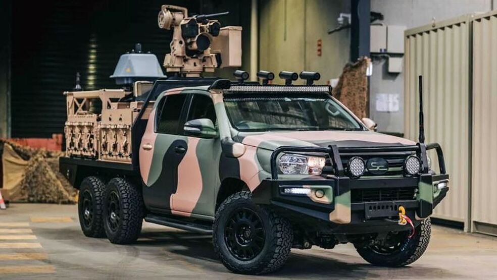 معرفي تويوتا هايلوکس نظامي 6x6