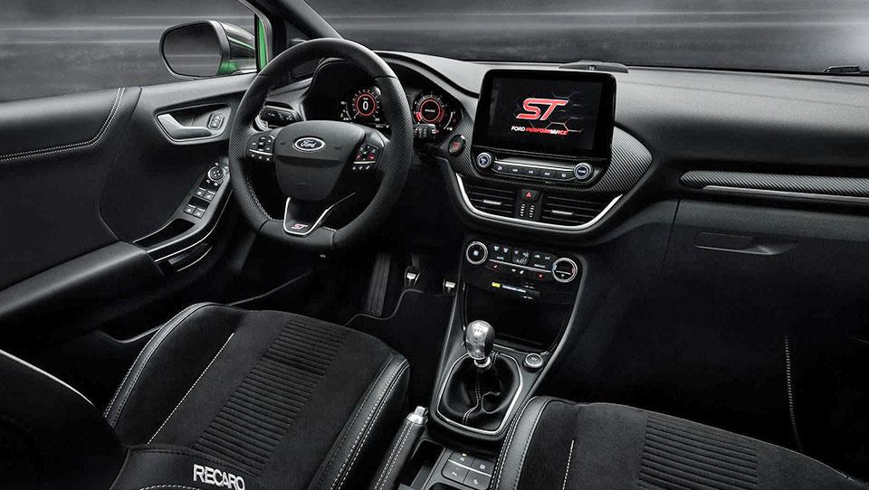 کابین فورد پوما ST