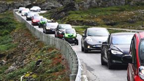 چرا نروژ به بهشت خودروهای برقی بدل شده است