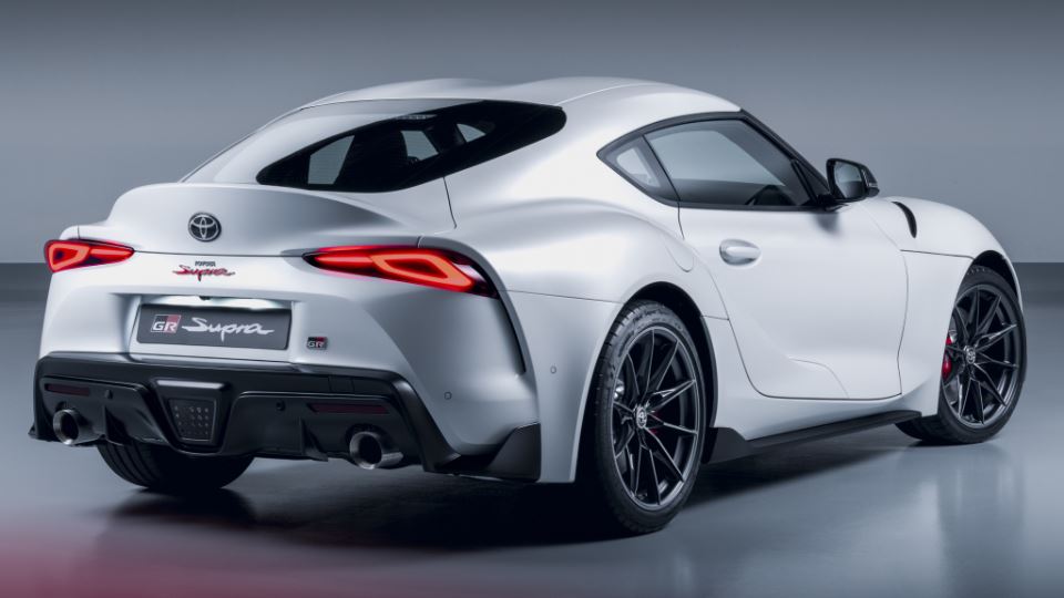 تویوتا سوپرا 2023 با جعبه‌دنده دستی