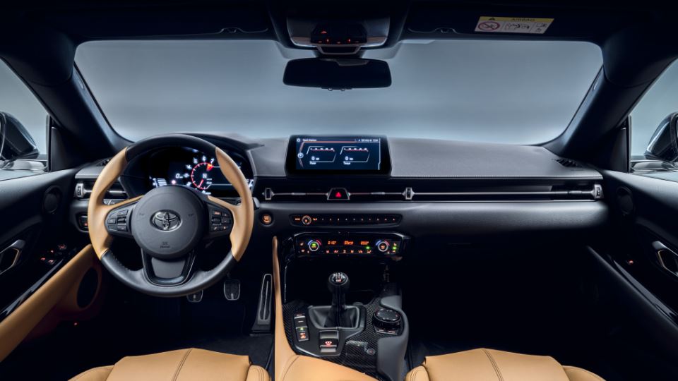 تویوتا سوپرا 2023 با جعبه‌دنده دستی