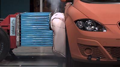 تست کیسه هوای محافظ بدنه خودرو