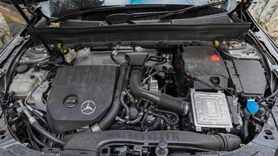 پیشرانه مرسدس بنز GLB200