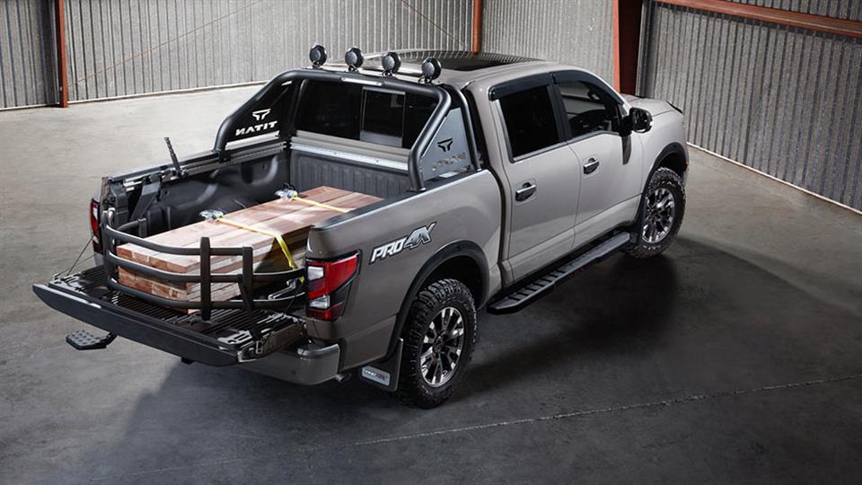 نیسان تایتان