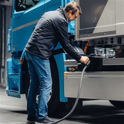 شارژ مرسدس اکتروس برقی 