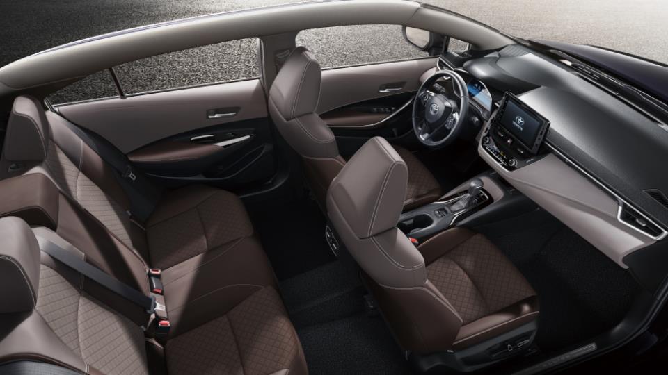 تویوتا آلیون 2021