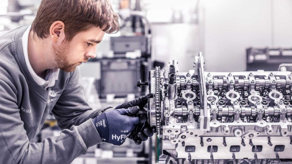 بتور پیشرانه 12 سیلندر بنتلی