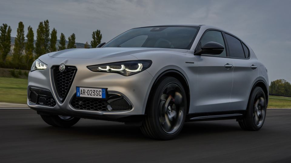 آلفارومئو استلویو 2023