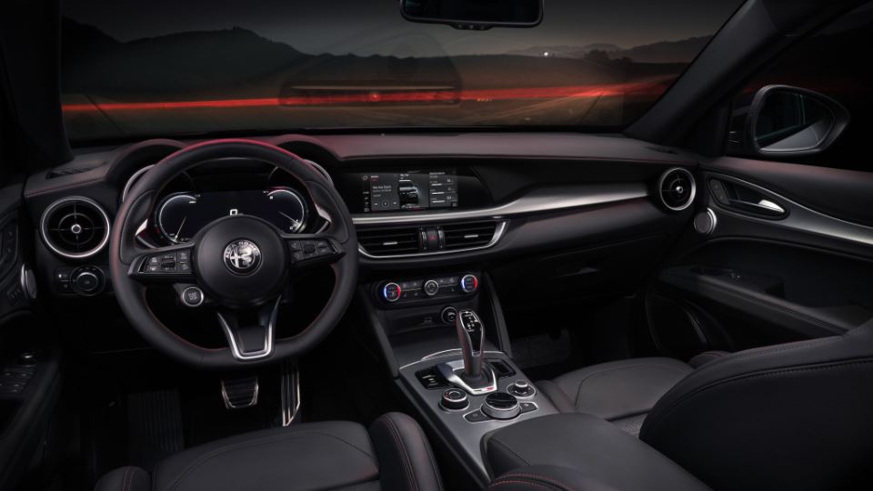 آلفارومئو استلویو 2023