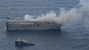 آتش سوزی کشتی حامل خودرو در سواحل هلند