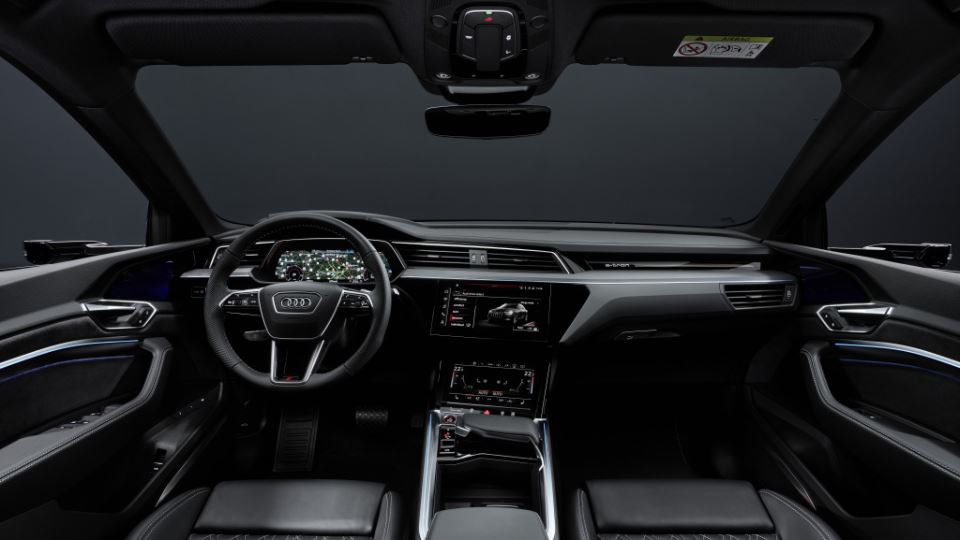 کراس‌اور برقی آئودی Q8 ETron 