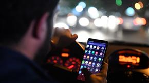 اثرات منفی استفاده از موبایل هنگام رانندگی