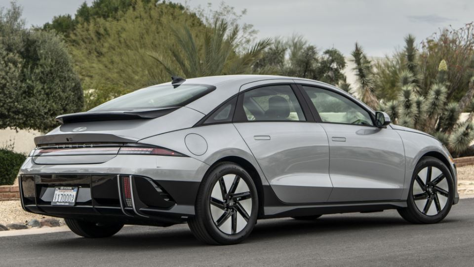 هیوندای آیونیک 6 خودروی برتر سال 2023