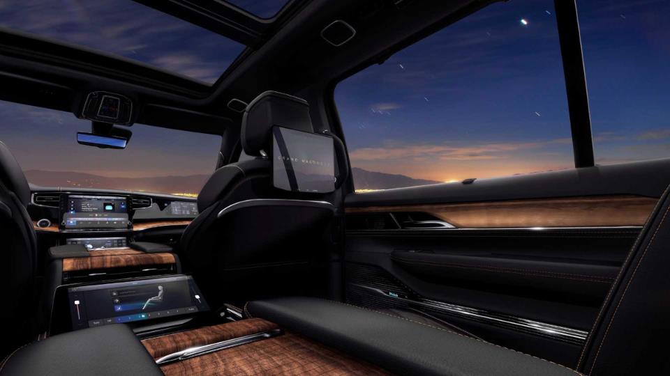 ردیف دوم صندلی های جیپ گرند واگونیر مدل 2022