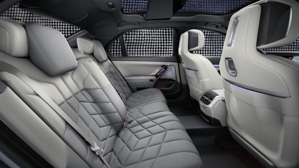 ب‌ام‌و M760e xDrive