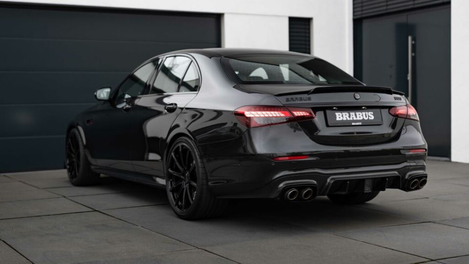 مرسدس-آام‌گ E63 برابوس 900