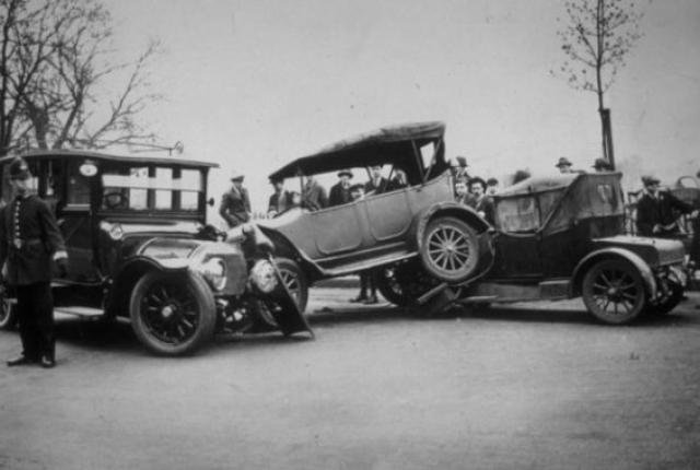 اولین تصادف خودرو در سال 1891 و در اوهایو اتفاق افتاد.