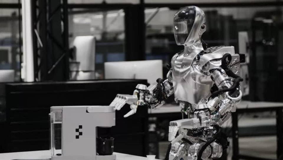توليد خودروهاي ب‌ام‌و توسط ربات هاي انسان‌نما 