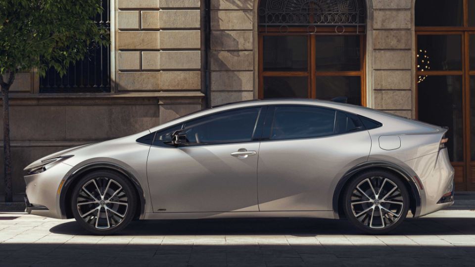 تویوتا پریوس 2023