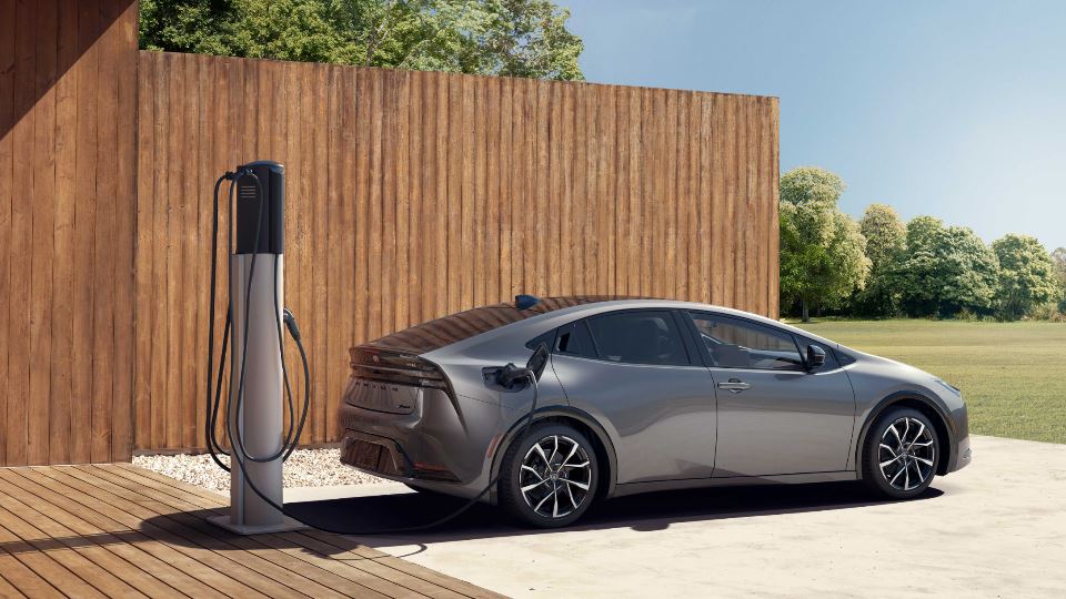 تویوتا پریوس 2023