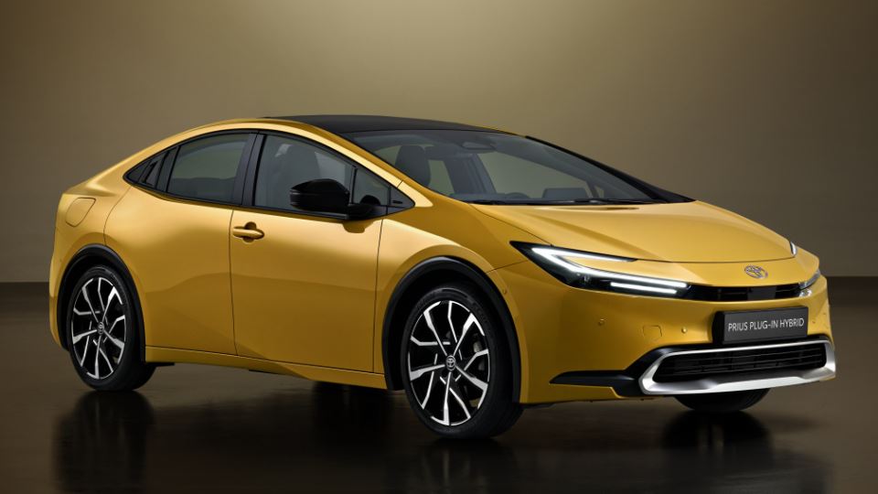 تویوتا پریوس 2023