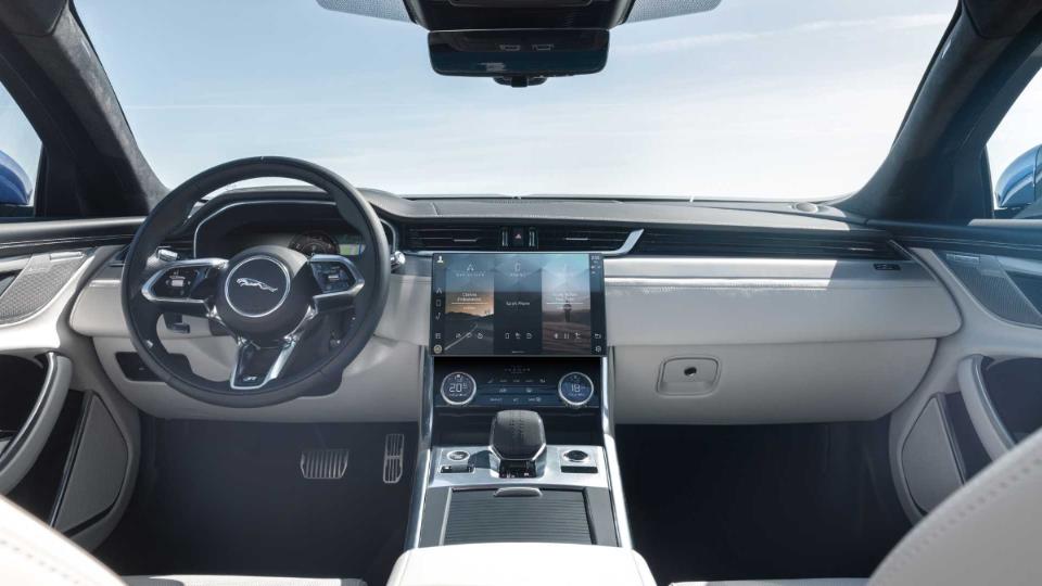 کابین جگوار XF مدل 2021
