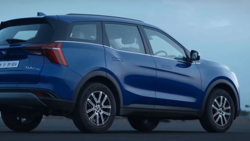 ماهیندرا XUV700