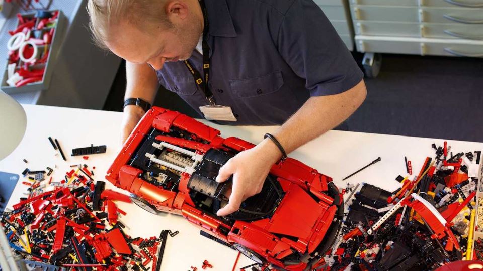 فراری دیتونا SP3 عضو جدید لگو تکنیک