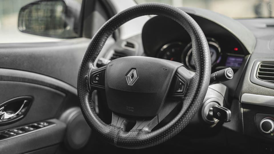 رنو فلوئنس دنده‌اي - 2017 Renault Fluence Review