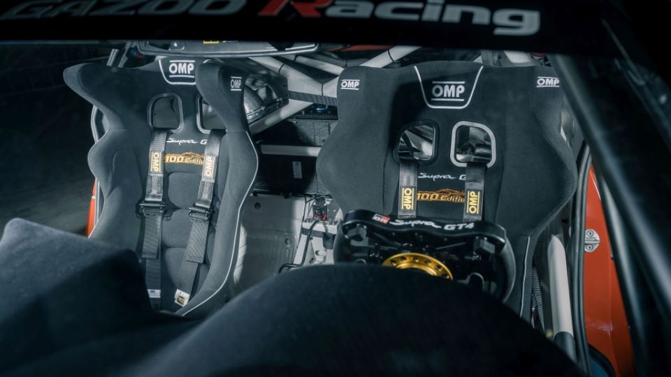  جشن صدمین فروش تویوتا سوپرا GT4 