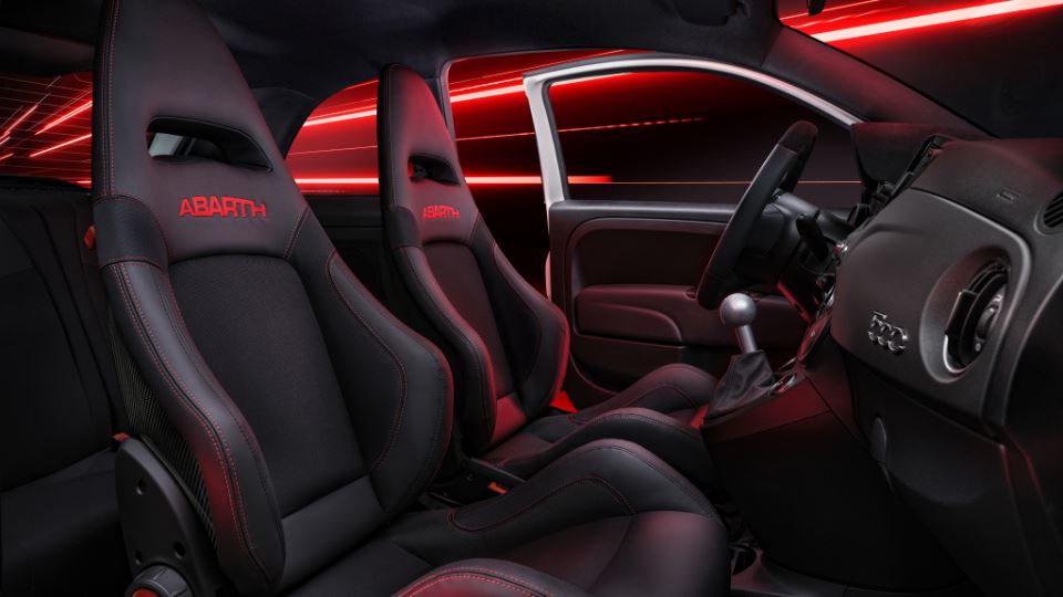 فیات آبارث 695