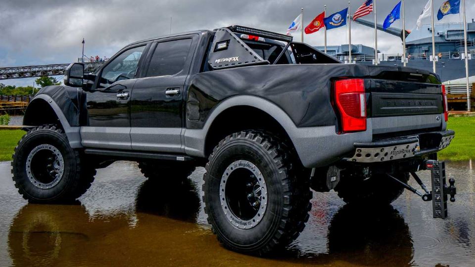 مگا رپتور براساس فورد F250