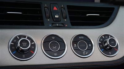 امکانات ب ام و Z4 نسخه sDrive 28 مدل 2014