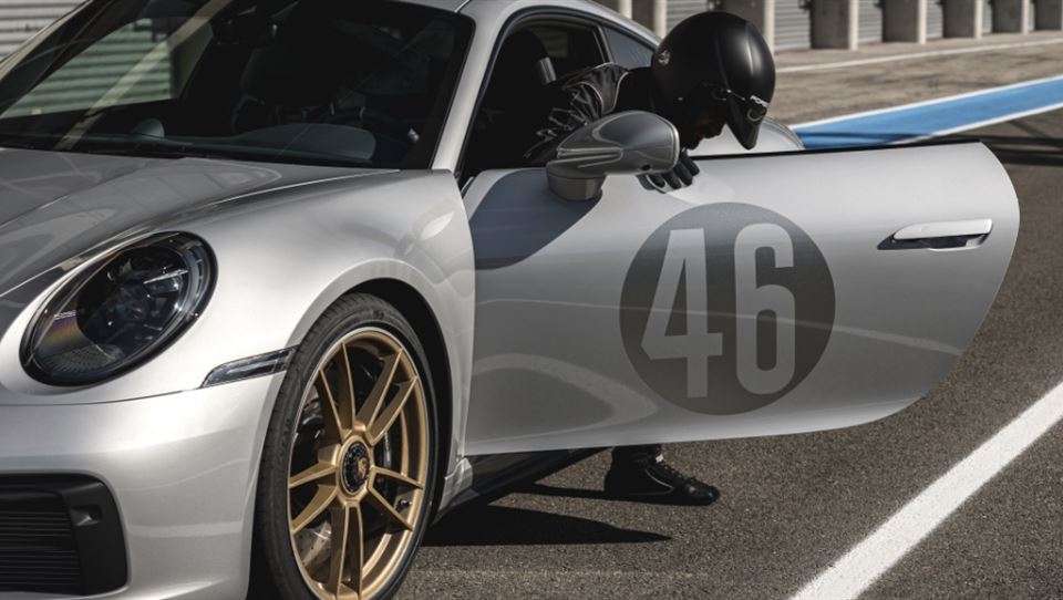 پورشه 911 GTS لمان Centenary اديشن