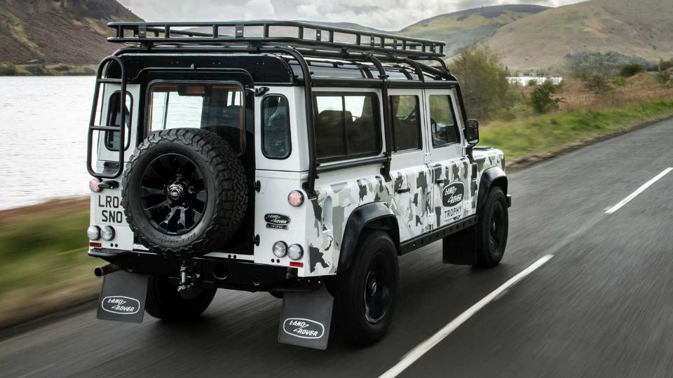  لندرور دیفندر کلاسیک V8 تروفی II