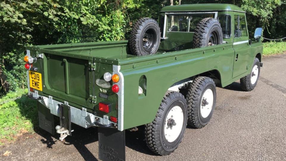 لندرور دیفندر AMG 6×6