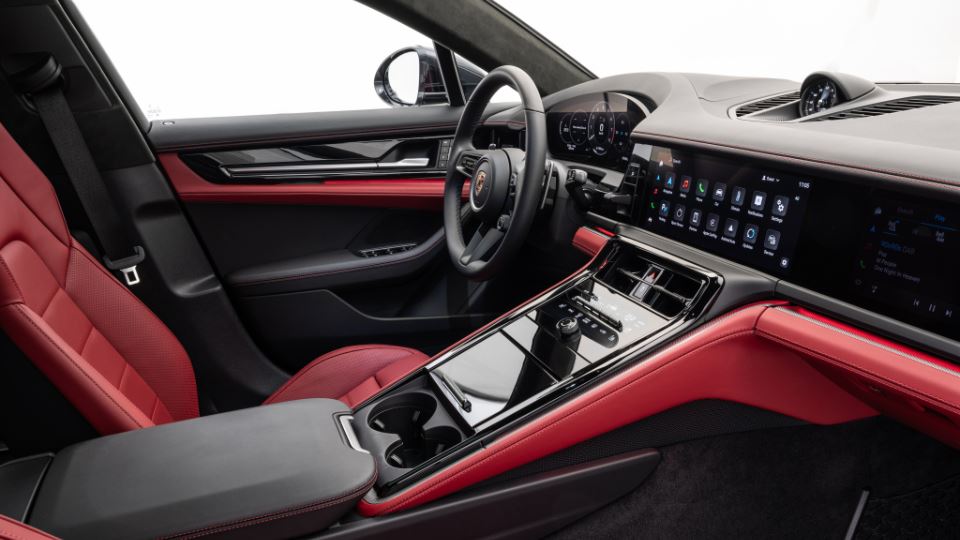 پورشه پانامرا 2024