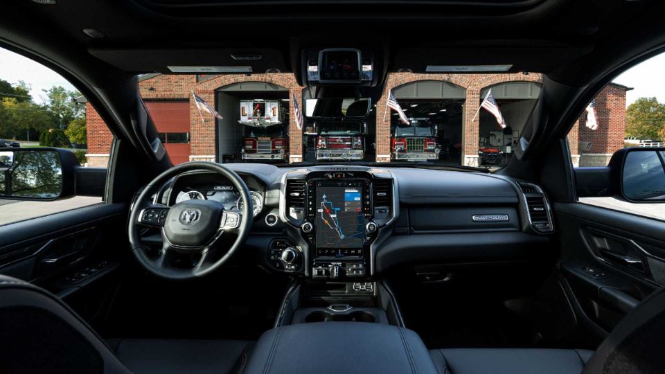 رم 1500 به احترام آتش‌نشانان