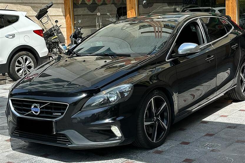 ولوو، V40