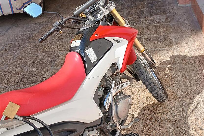 جهان همتا، فلات CRF200